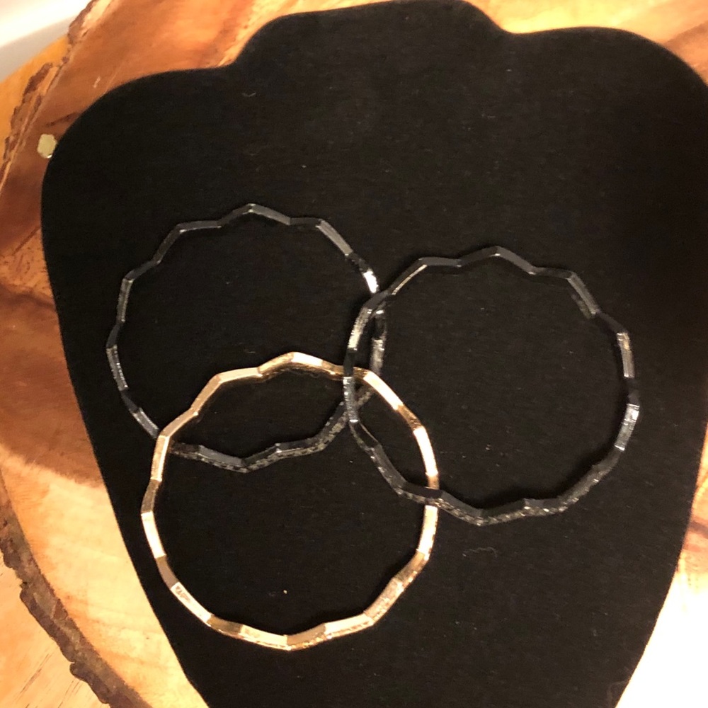 NWT Black and Gold 3-pc Bangle set - Picture 4 of 12